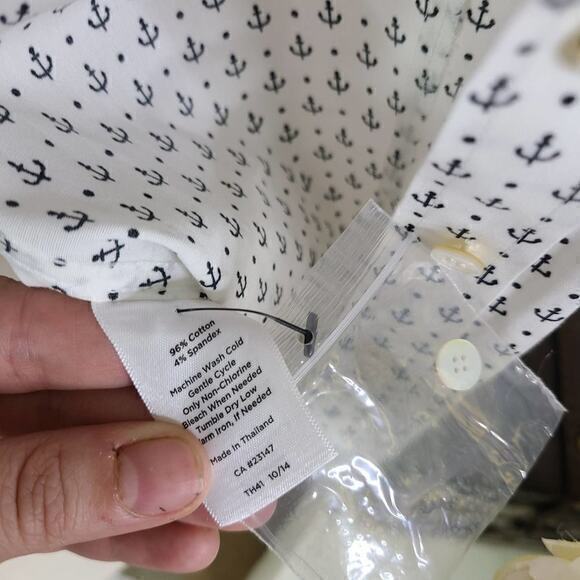 Talbots Women’s Nautical Anchor Print Sleeveless Shirt Size 4 Petite - Picture 5 of 5